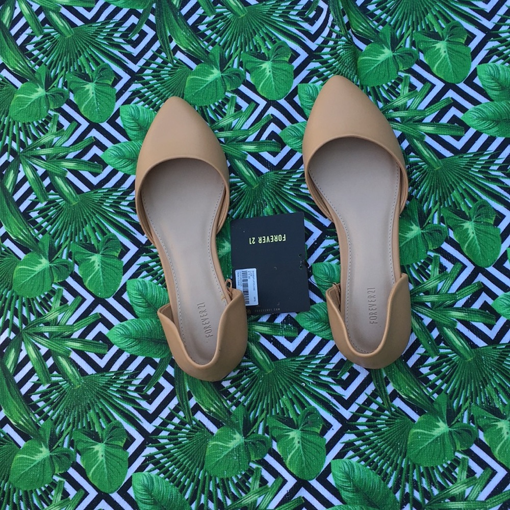 Point toe flats